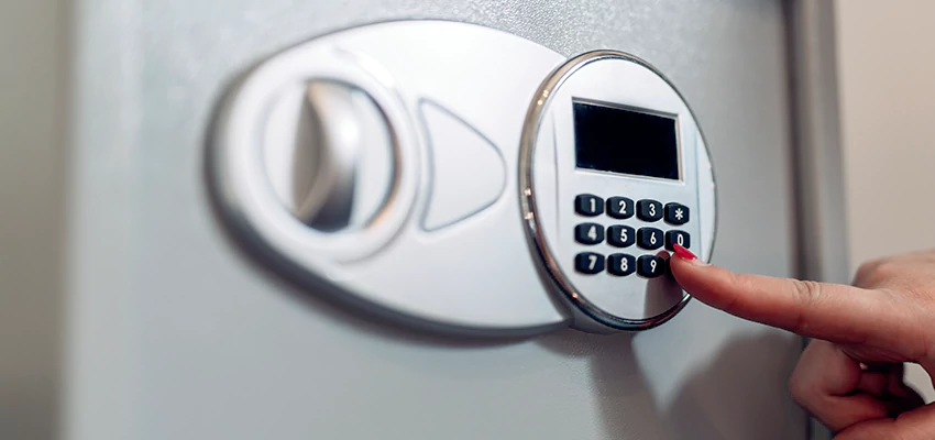 Jewelry Safe Cracking in Pleasure Point, California